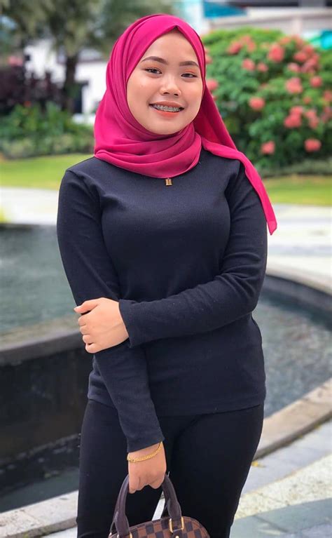 Awek melayu kena tetek besar • Malay Sex.
